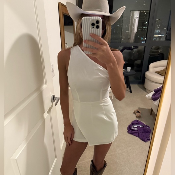 Superdown White One-Shoulder Mini Dress - Picture 1 of 1